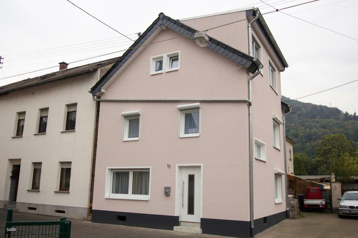 Ferienhaus An Der Burg Namedy Andernach Buitenkant foto